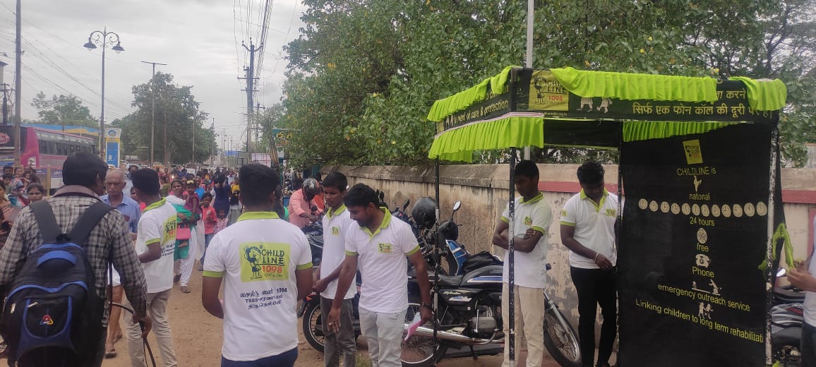 Nellaiyappar kovil temple car Festival - Childline 1098  awareness program 